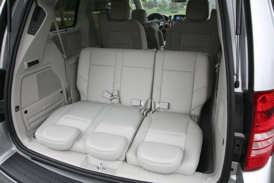  Chrysler Town & Country 2008 года  (фото 31 из 69)